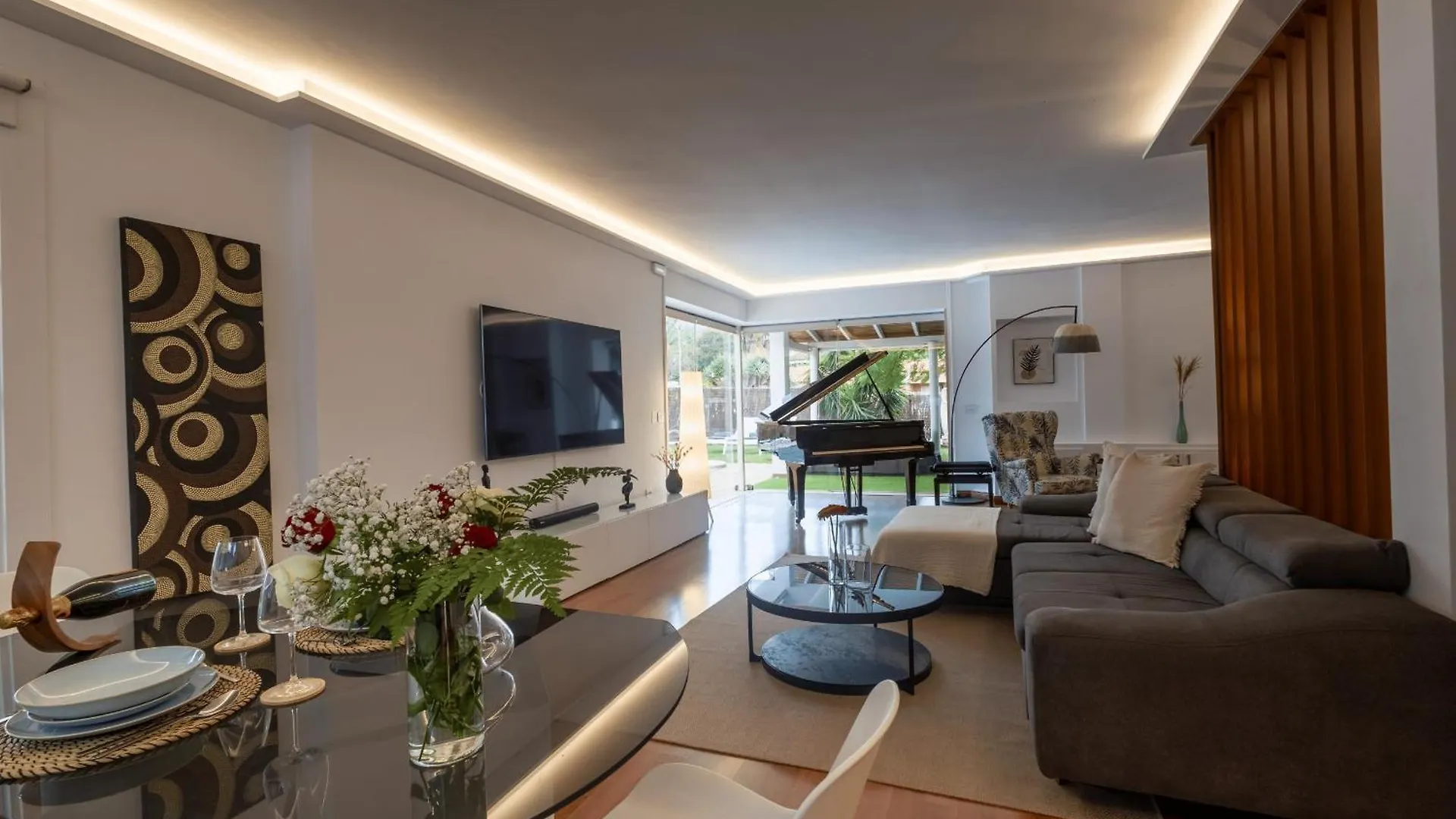 Luxury Villa With Heated Pool, Jacuzzi, Gym, And Gardens Puerto de la Cruz