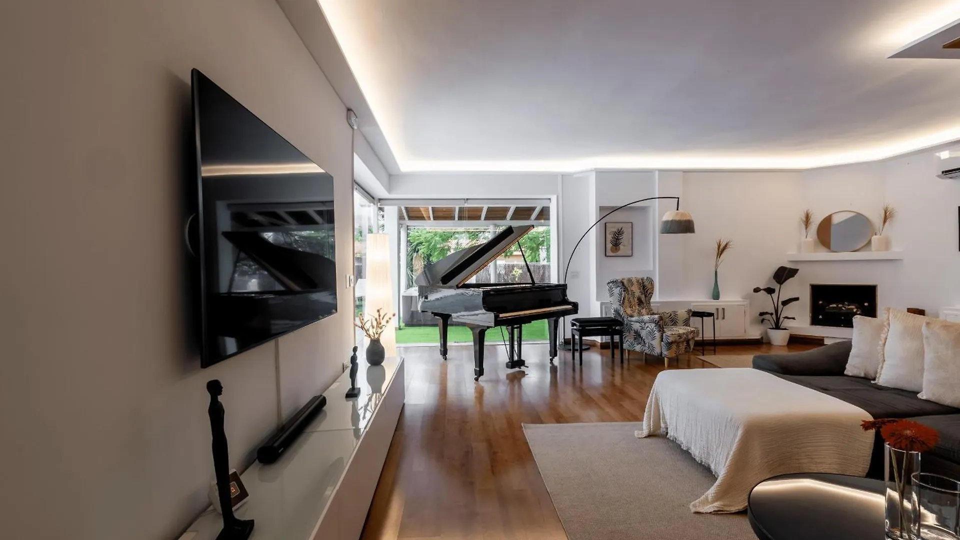 Σαλέ Luxury Villa With Heated Pool, Jacuzzi, Gym, And Gardens Πουέρτο Ντε Λα Κρουζ Ισπανία